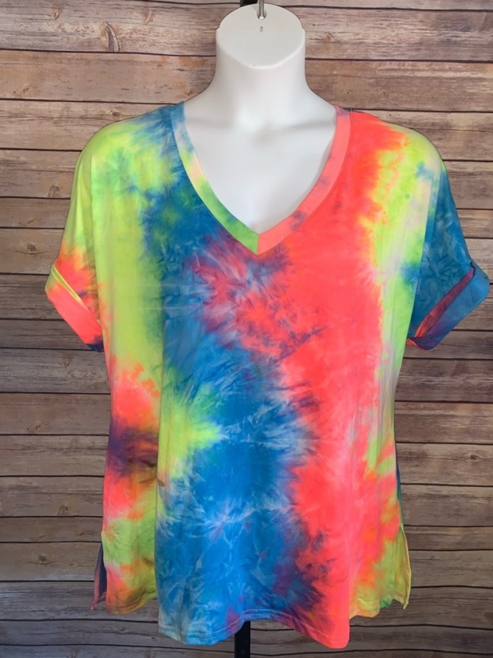 Women's V-Neck Tie-Dye Short Sleeve Top -
Size XL